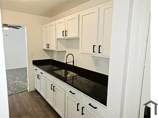 2 bed, 832 sqft, $1,295 — Photo 2