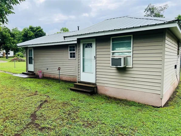1315 S 18th St, Chickasha, OK 73018
