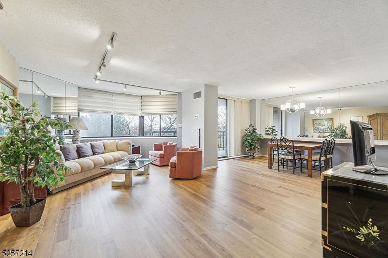1st image of 425 Harmon Cove Tower #425