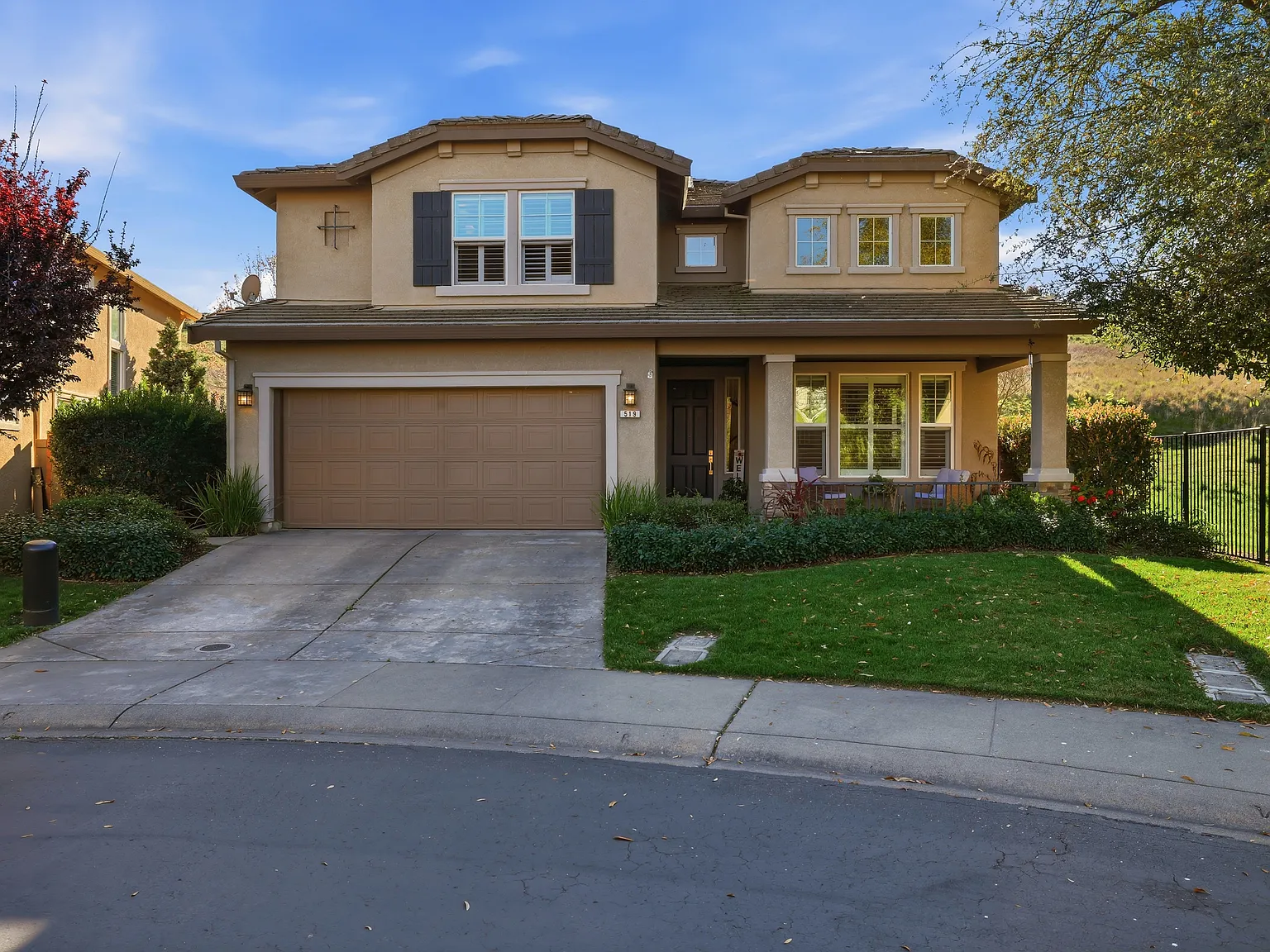 4 bed, 2725 sqft, $4,450 — Photo 1