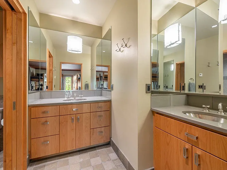 568 Hidden Lake Ct — Photo 40