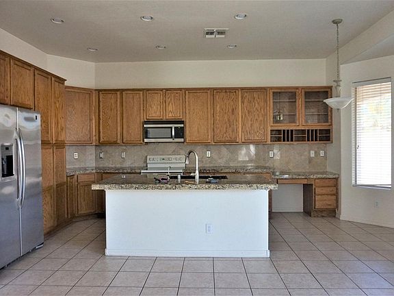 4th image of 902 W Raven Dr