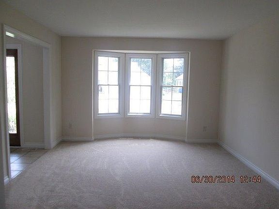 3rd image of 9087 Castlebury Dr