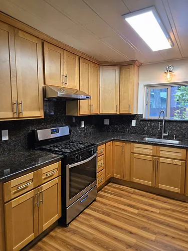 560 Madrona Ave Photo 1