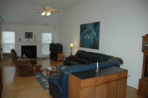 3rd image of 7908 Sedgebrook Dr E