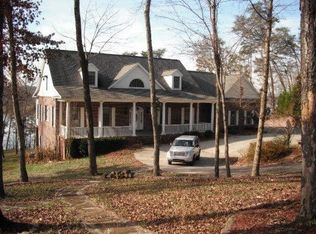 4131 Gravelly Hills Rd, Louisville, TN 37777