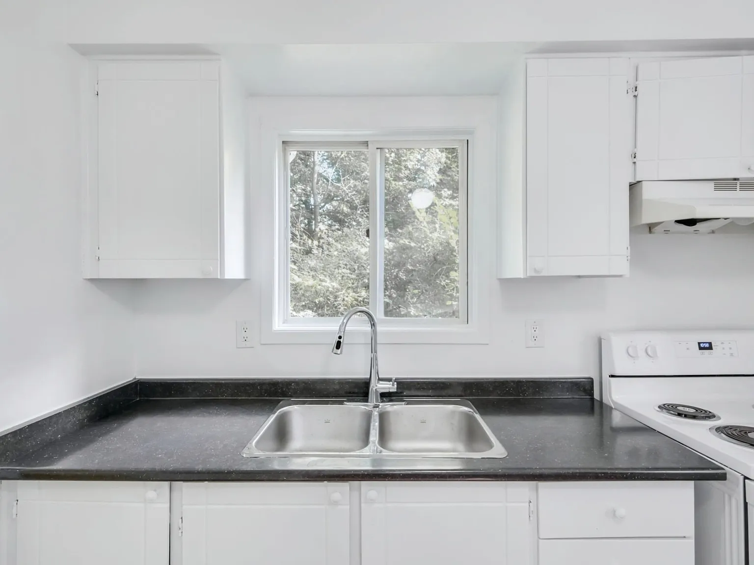 3061 Sir Johns Homestead — Photo 1