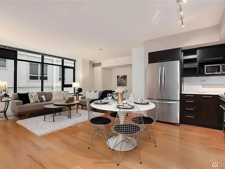 2911 2nd Ave #205 — Photo 2