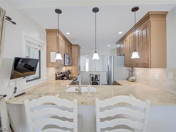 5th image of 13103 Regent Cir