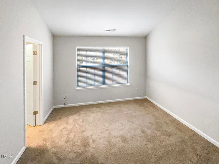 7919 Averette Hill Dr — Photo 15