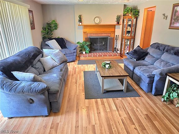 4th image of 7095 Hoover Dr