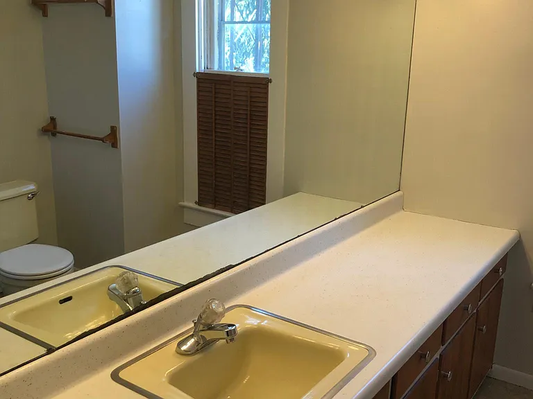 910 E Fort Wayne St — Photo 21