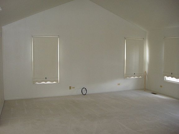 5th image of 662 N Victoria Dr #100