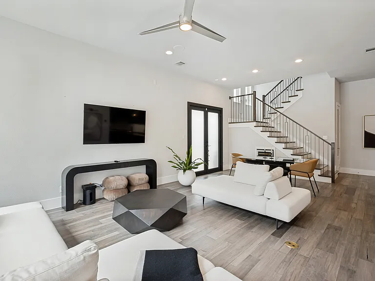 7820 Merit Ln — Photo 5