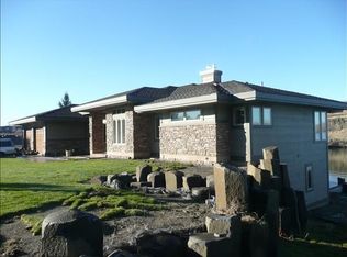 33881 River View Dr, Hermiston, OR 97838