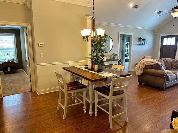 5th image of 4071 Glen Laurel Dr E