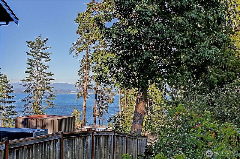2nd image of 847 Patricia Ann Drive