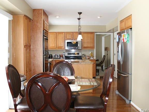 5th image of 15307 Brookside Dr #164