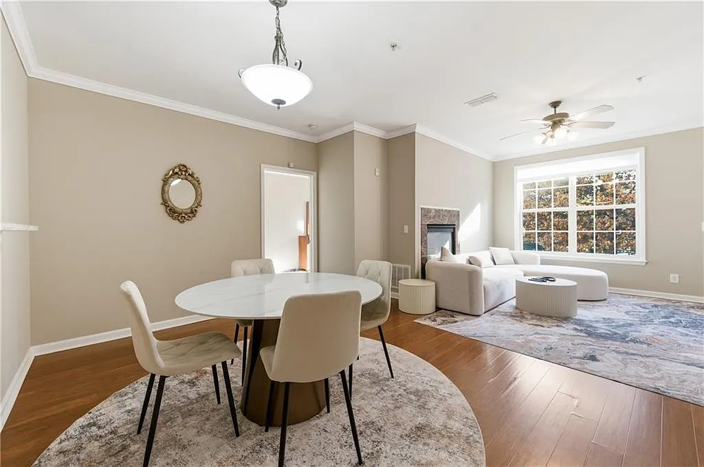 2 bed, 2.0 bath, 1175 sqft, $2,100 — Photo 3