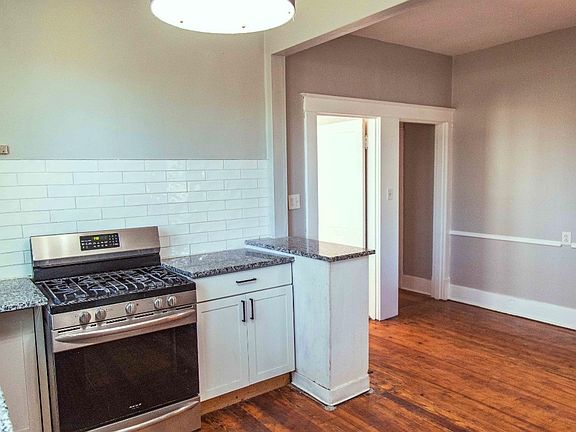 5th image of 149 N Evergreen St