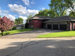 112131 Haering Ln, Chaska, MN 55318