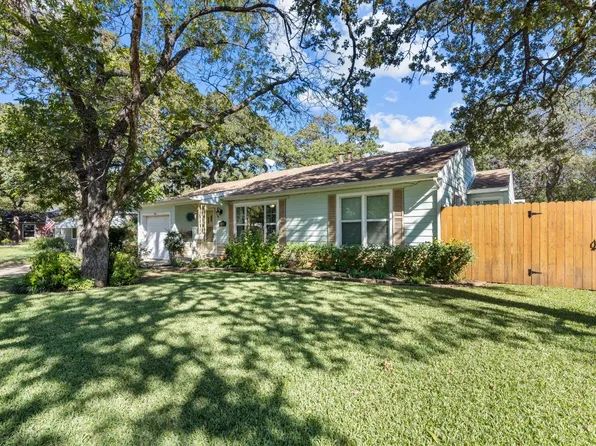 1204 Churchill Rd, River Oaks, TX 76114
