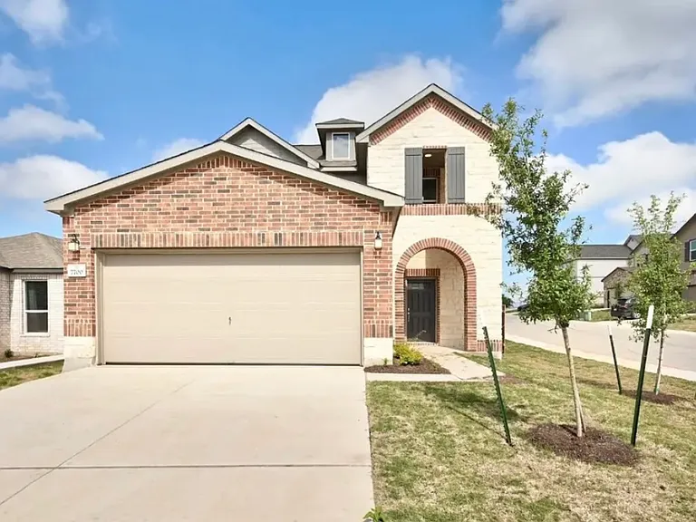 House Finch Dr — Photo 1