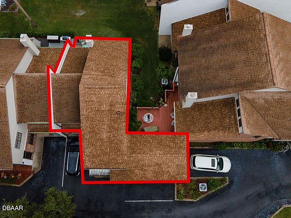 3rd image of 60 N Halifax Dr APT 109