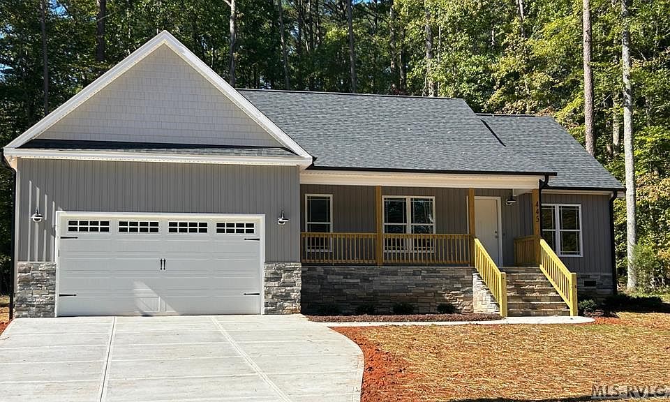 1st image of 445 Wildwood Cir