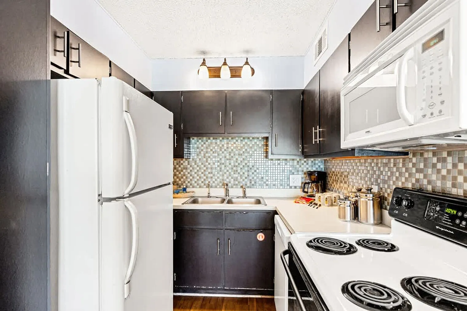 1 bed, 1.0 bath, 742 sqft, $1,265 — Photo 4
