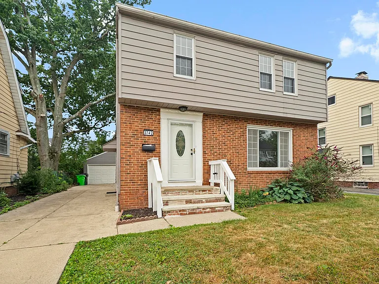 3742 E Antisdale Rd — Photo 2