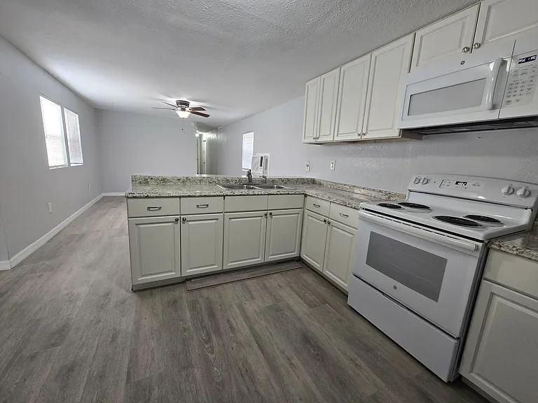 1871 Cactus Ct — Photo 3