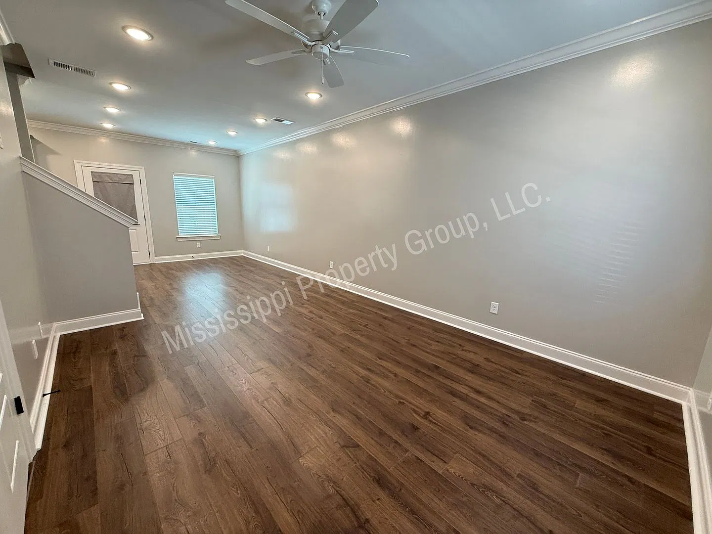 3bd/3.5ba For Rent — Photo 3