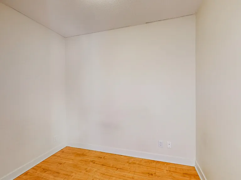 10 Brentwood Cmn NW #1303 — Photo 8