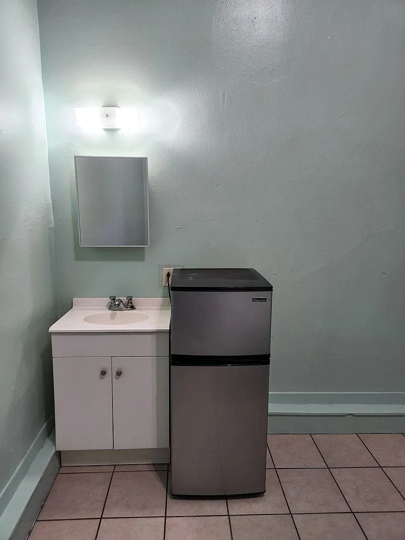 Studio for Rent - Gaslamp Quarter — Photo 3