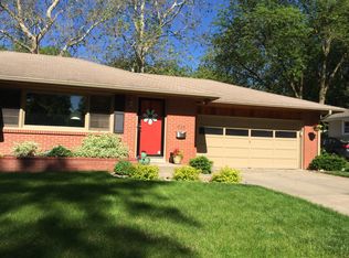 935 S 38th St, Lincoln, NE 68510