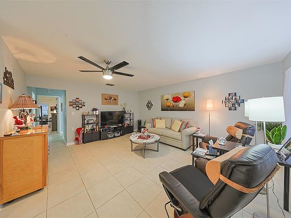 3rd image of 302 Canton Ct Unit 56