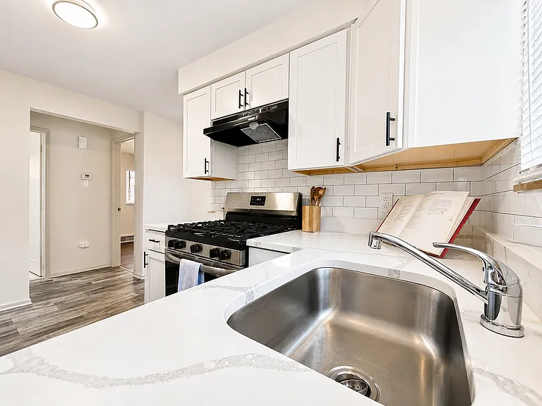 2819 Lemay Ferry Rd #B — Photo 4