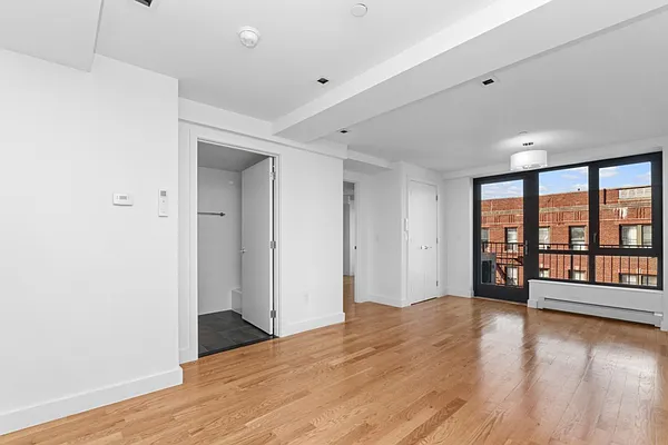 Rented by MNS | media 2