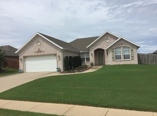 301 Coopers Farm Rd, Centerton, AR 72719