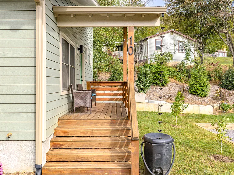 10 Sylvanella Ln — Photo 43