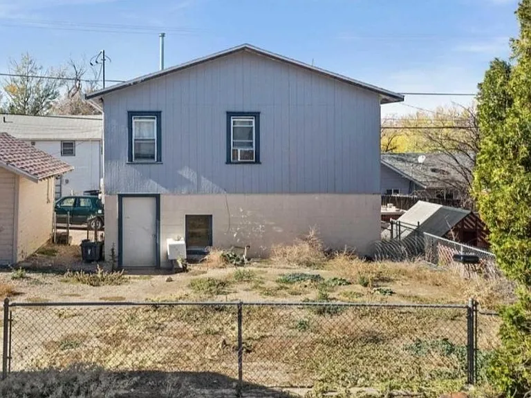1020 S Jackson St — Photo 2
