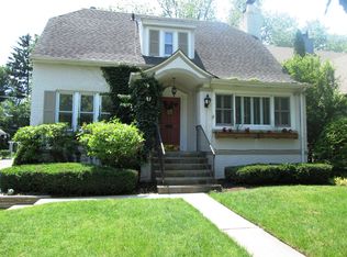 429 E Sunnyside Ave, Libertyville, IL