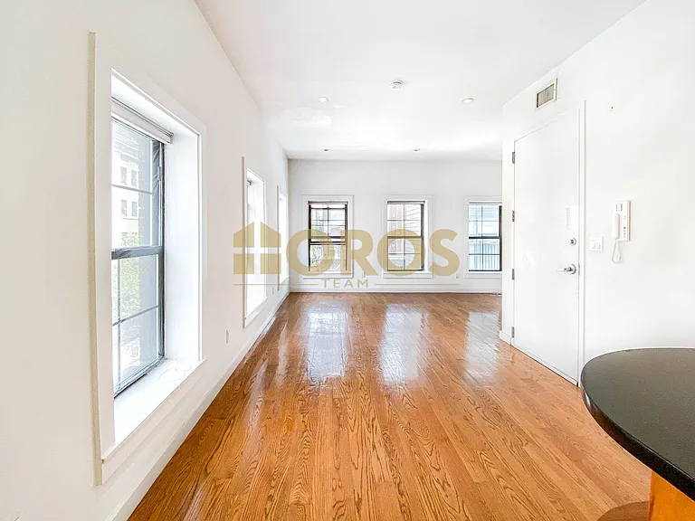 322 Spring St #3 — Photo 3