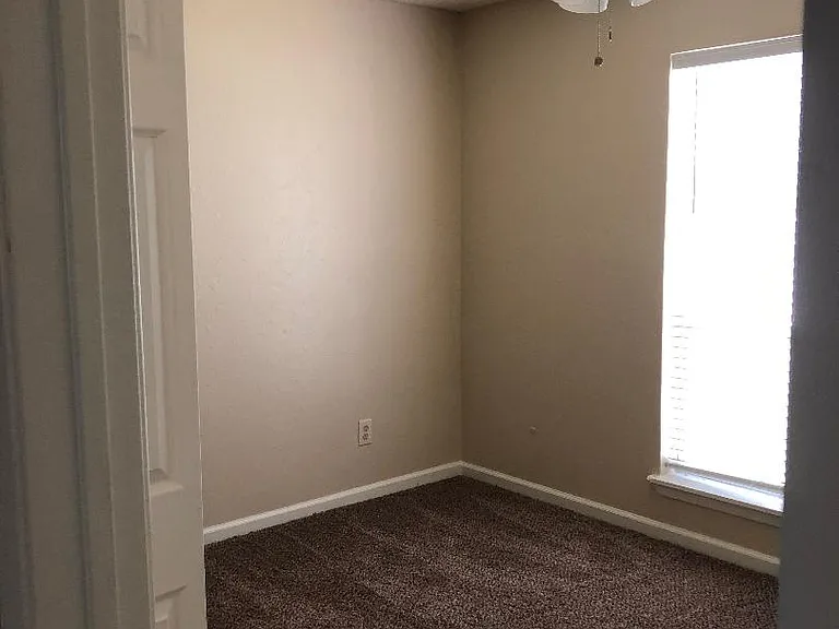 2306 Hunt Dr — Photo 18