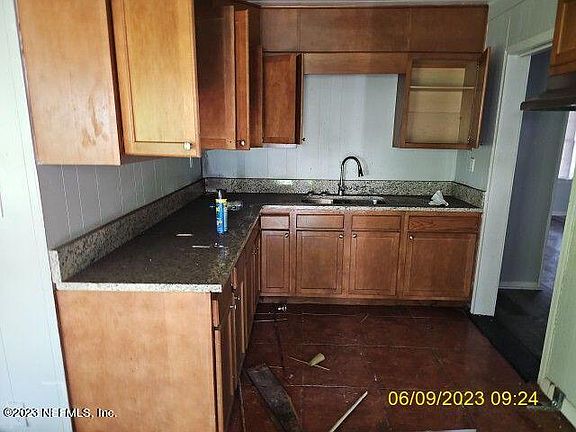 5th image of 3520 W 1ST Street