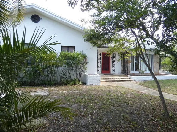 1632 Cleveland St, Clearwater, FL 33755