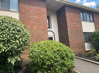 1 Hatters Ct, Hatboro, PA