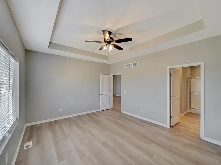 9049 S 42nd St — Photo 21