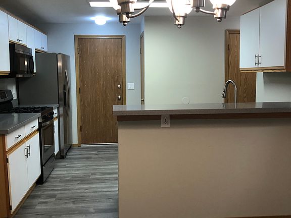 4th image of 9823 11th Pl SE APT A